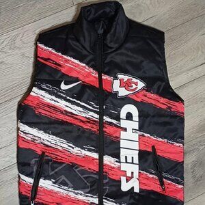 Red Kansas City KC Chiefs Large Graphic Print Puffer Vest!